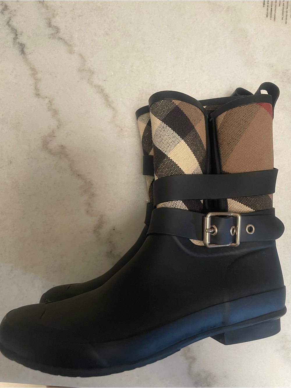 Burberry Classic Black Rain Ankle Boots size 38